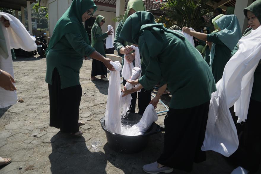 KALURAHAN WONOLELO ADAKAN PELATIHAN PEMBUATAN ECO PRINT 